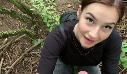 Минет в кустах со спермой в рот