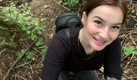 Минет в кустах со спермой в рот