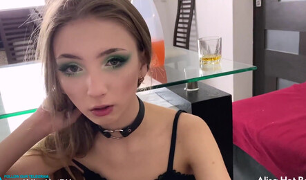 Зашла к подруге и выпила немножко с ее отчимом