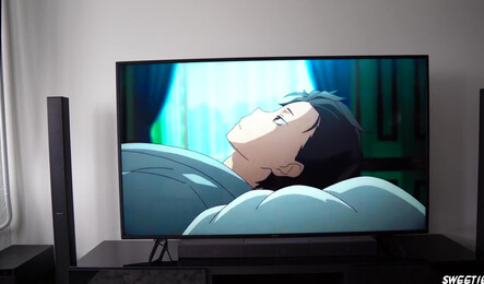 Девушка с косплей порно принимает в красивую киску