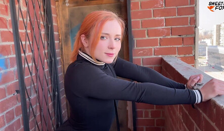 Когда мужа не было дома, русская женушка изменила с соседом