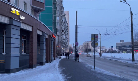 Смотрю как мою подругу трахает мужик