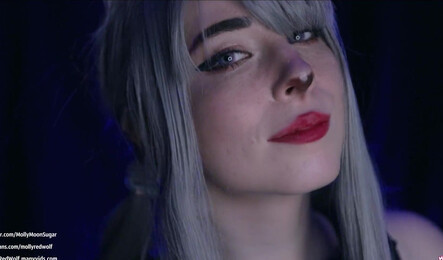 Парень кончает в рот симпатичной девушке в косплей порно