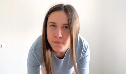 Русская сестра зашла к брату в комнату и спалила его стояк