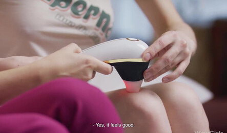 Две молодые подружки занимаются приятным и нежным сексом!