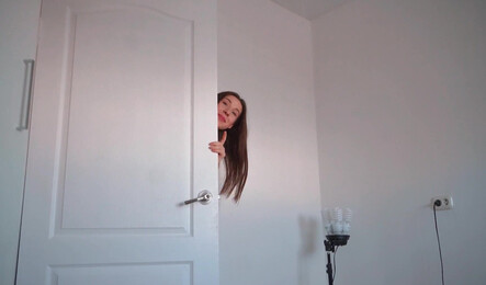 Пришла к парню в комнату только за сексом!