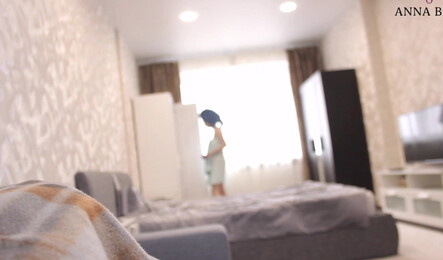 Аня захотела секса и начала приставать к чужому парню!