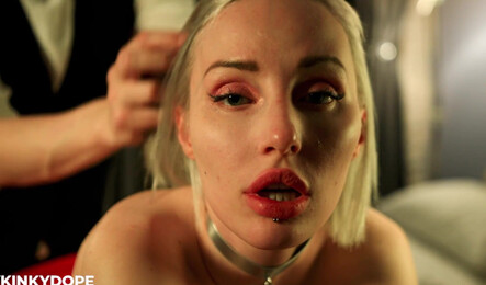 Русская блондинка обожает секс в стиле БДСМ