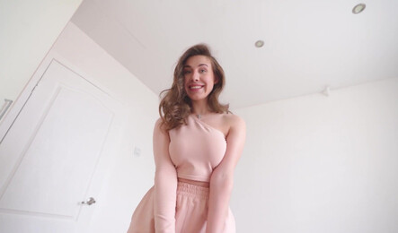 Мой муж такой ревнивый, не хочет отпускать меня с подругами в клуб, пока не трахнет!