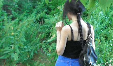 Прогулка с похотливой подругой как обычно закончилась сексом!