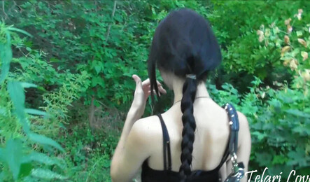 Прогулка с похотливой подругой как обычно закончилась сексом!