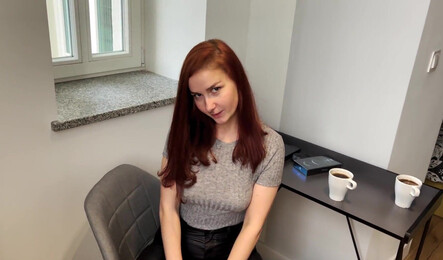 Подарил незнакомке новый телефон и заслужил на секс!