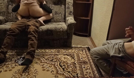 Как жена научила мужа быть куколдом и смотреть на измену!