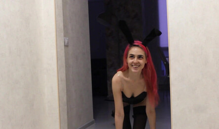 Жена приготовила мужу сексуальный сюрприз как только он вернулся домой.