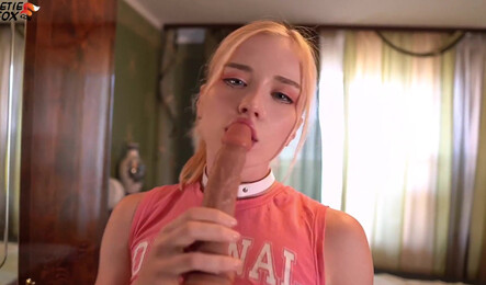 Секс с новым парнем в новых джинсах!