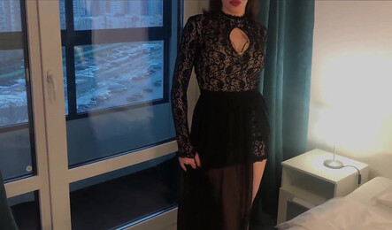 Красивая мамка зашла к соседу в гости на секс, а не за солью!