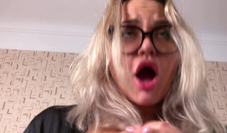 Русская мачеха-толстушка возбудила пасынка на секс!