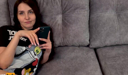 Милая женщина просто скучала, а муж предложил потрахаться!