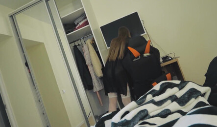 Мачеха делает пасынку минет, пока мужа нет дома