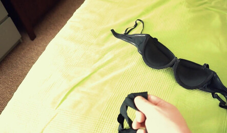 Молодая мачеха развлекается с пасынком на дачи, пока мужа нет рядом