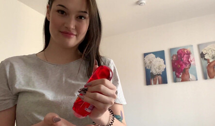 Хорошо что дома никого нет и можно заниматься всем что захочешь