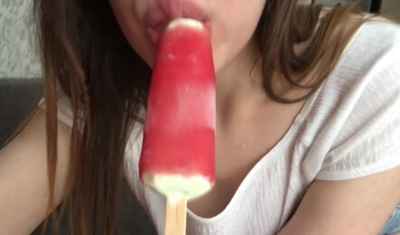 Сводная сестра возбудилась на секс с братом!