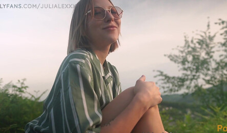 Прогулка на природе закончилась сексом