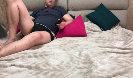 Просто дрочил на сводную сестру, а потом еще и трахнул