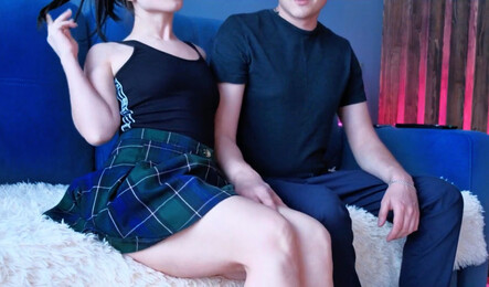 Пригласил подругу в гости вместе посмотреть порно и трахнул