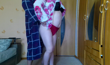 Пышная женушка дает мужу раком в домашнем порно