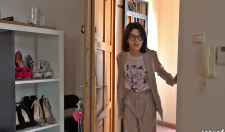 Молодая немка приняла участие в приватном порно кастинге за деньги