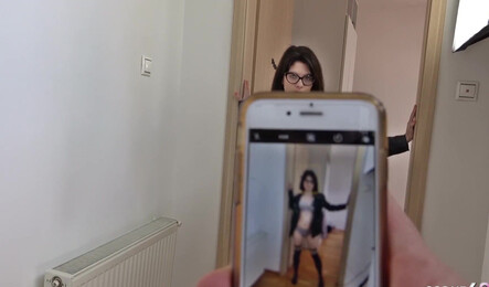 Молодая немка приняла участие в приватном порно кастинге за деньги