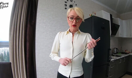 Похотливая русская училка трахнулась со студентом у мужа за спиной