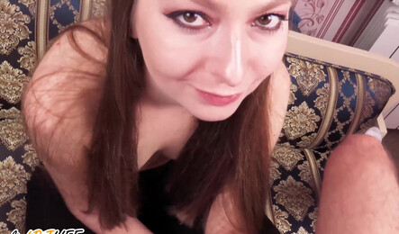 Русская училка делает студенту минет на приватном занятии