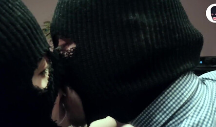 Отвлекла друга на сочный минет с проглотом