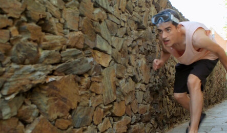 Как молодой парень трахнул сочную милфу у ее мужа за спиной