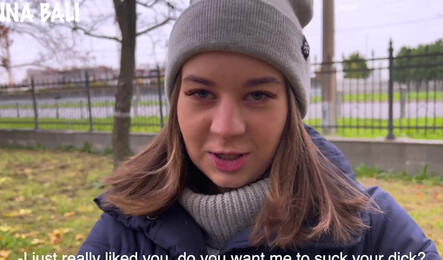 Аня захотела секса и начала приставать к незнакомцу