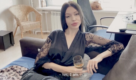 Русская девушка замужем, но от секса не отказалась