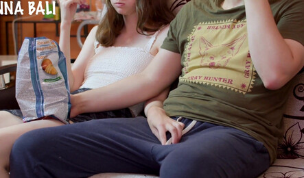 Русская девушка изменила любимому с его другом