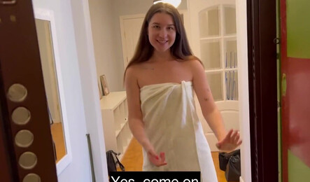 Пригласила в гости друга, чтобы починил ноутбук