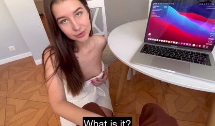 Пригласила в гости друга, чтобы починил ноутбук