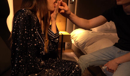 Русская девушка захотела секса и сняла парня на час