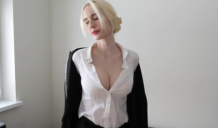 Мачеха хочет утреннего секса перед работой