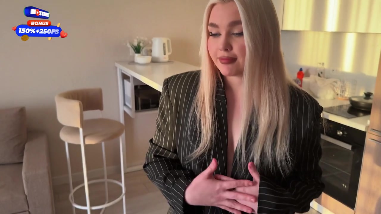 Риэлторша дала в попку молодому клиенту